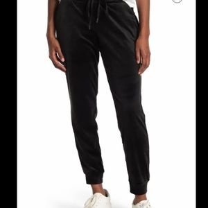NWT Laundry by Shelli Segal Velour Joggers